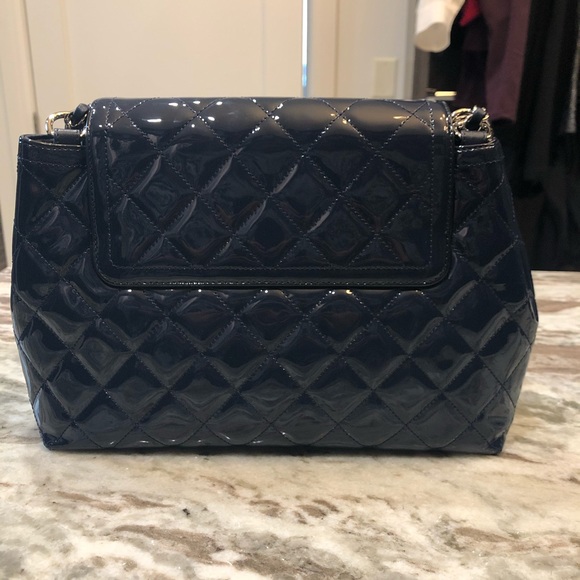 **AUTHENTIC** BLUE CHANEL SHOULDER BAG (looks new) - Picture 2 of 7